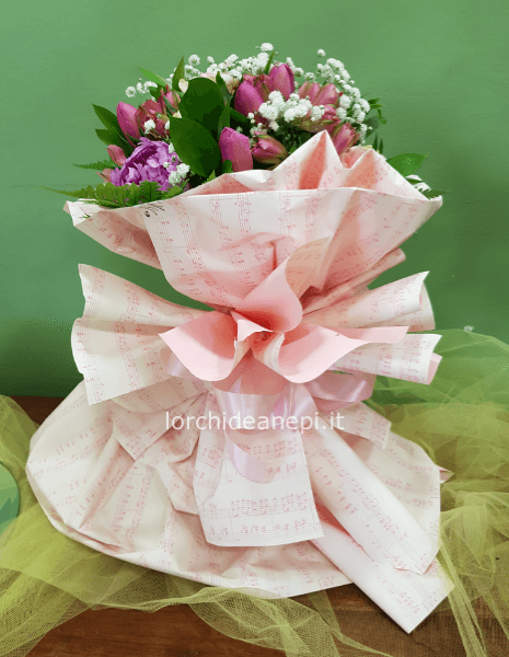 BOUQUET DI TULIPANI E MIMOSA