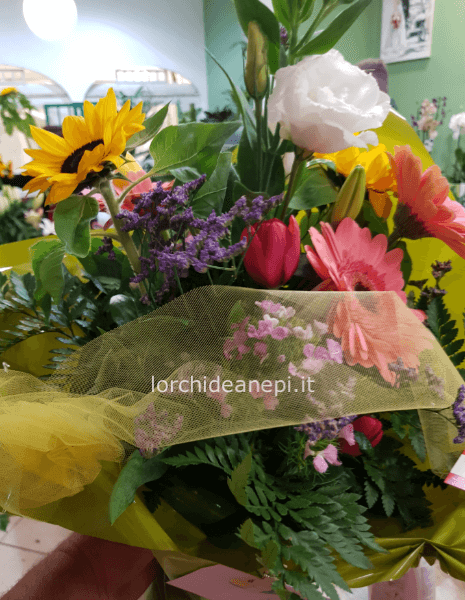 BOUQUET DEL FIORISTA CON MIMOSA 